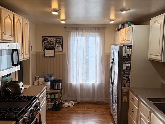 3rd image of 212 Seneca Dr