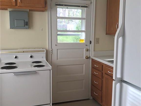 5th image of 2708 Stratford Dr