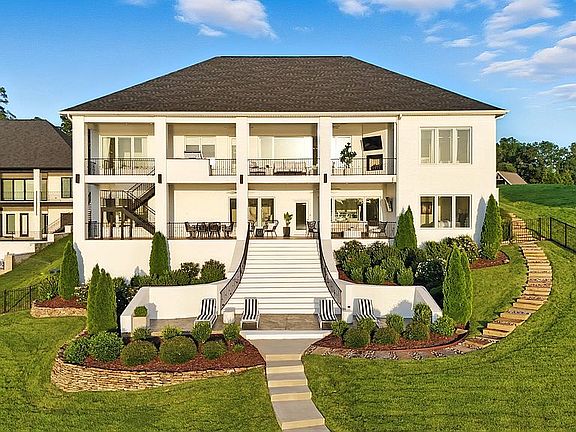 3rd image of 138 Knollwood Heights Ct