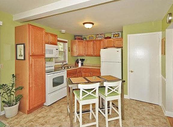 5th image of 7538 Chicago Avenue