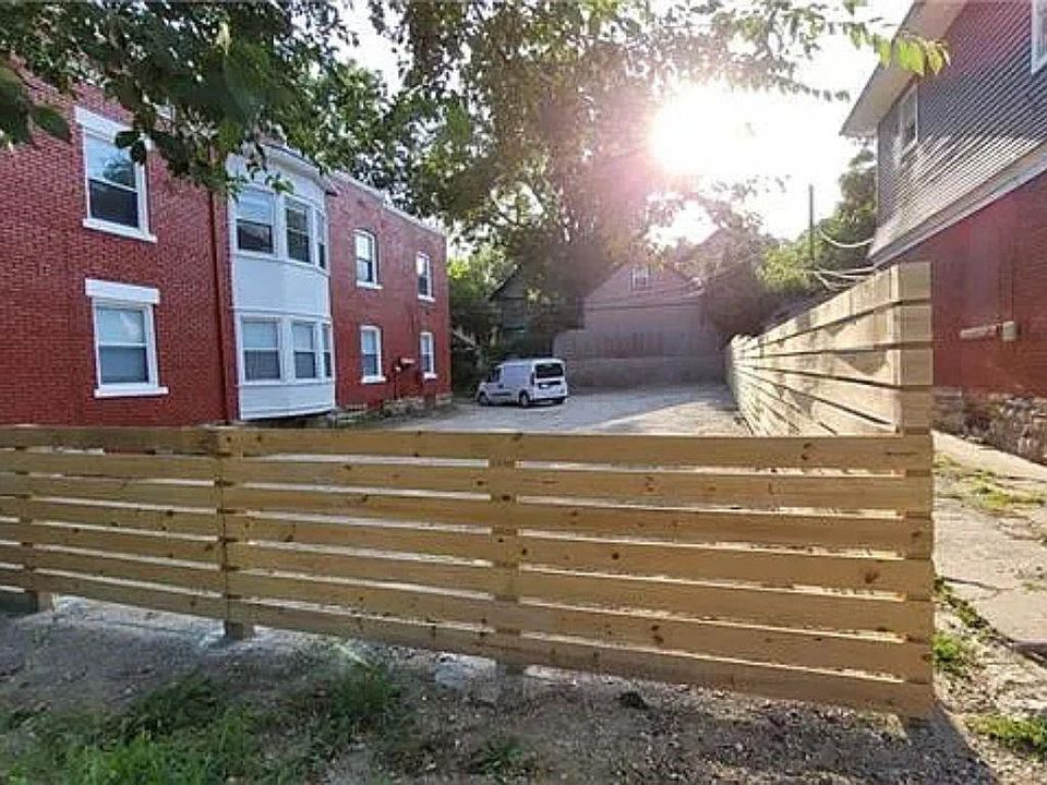 2nd image of 4326 Troost Ave