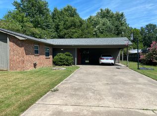 2892 N Susan Carol Ln, Fayetteville, AR 72703