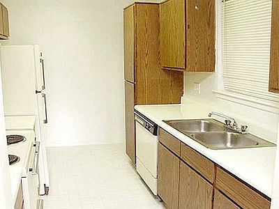 4th image of 9401 Coventry Square Dr APT 128