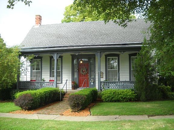 3rd image of 218 N 8th St