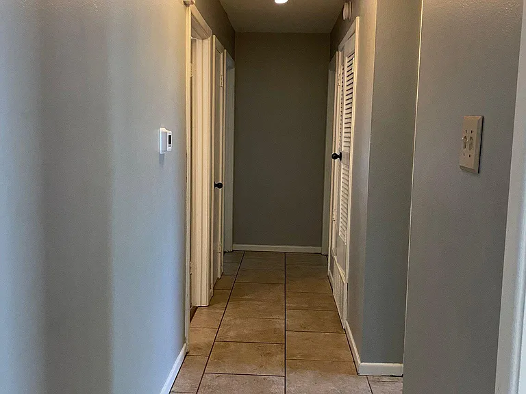 600 Bellaire Dr — Photo 16