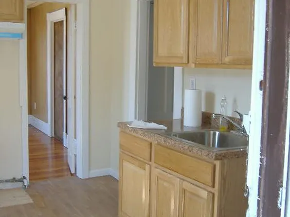 1825 Thomaston Ave APT 2, Waterbury, CT 06704