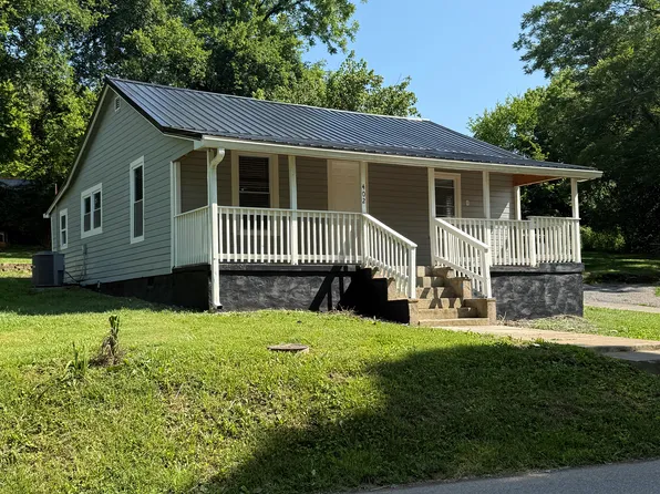 402 Myers Rd, Lenoir City, TN 37771