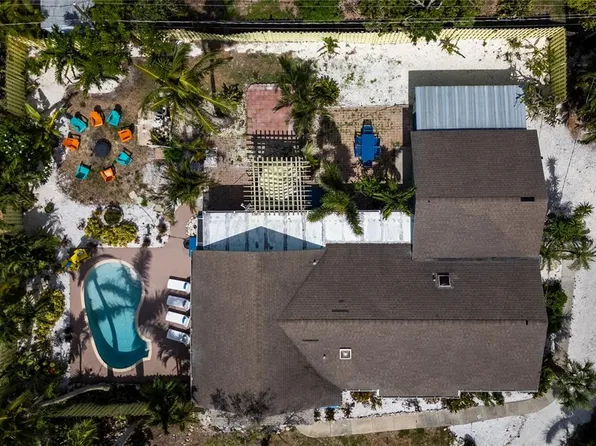 8709 9th Ave NW, Bradenton, FL 34209