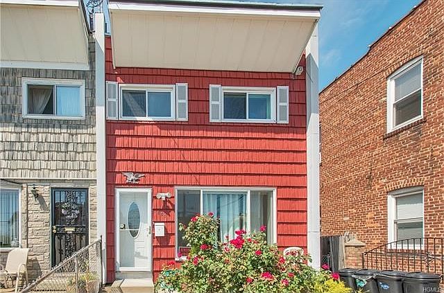 1st image of 555 Vincent Ave
