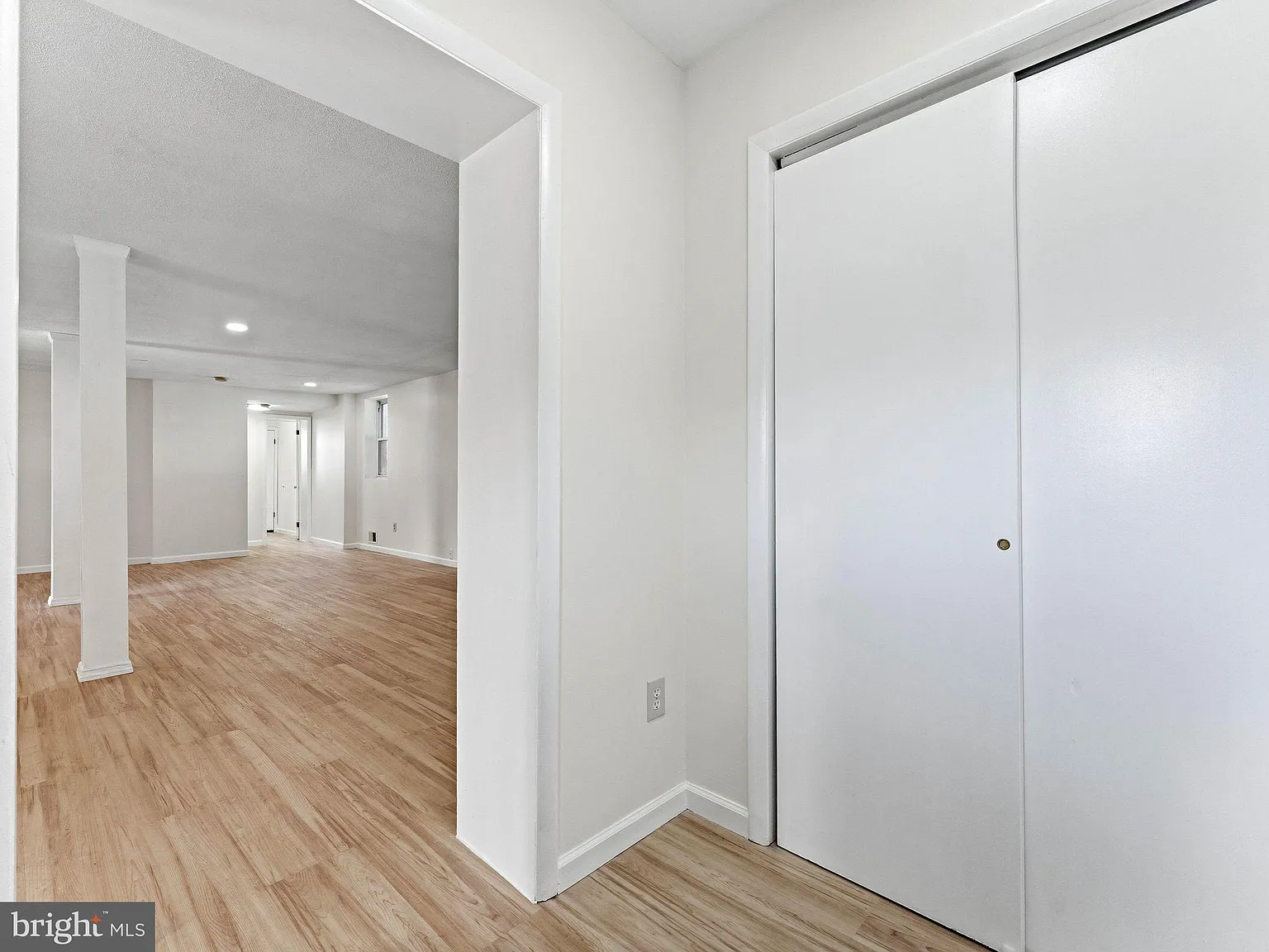 3 bed, 1.5 bath, 3021 sqft, $3,450 — Photo 3