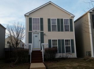 814 Symphony Dr, Aurora, IL 60504