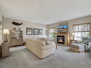 6811 Pine Crest Trl S, Cottage Grove, MN 55016