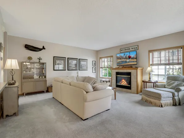 6811 Pine Crest Trl S, Cottage Grove, MN 55016
