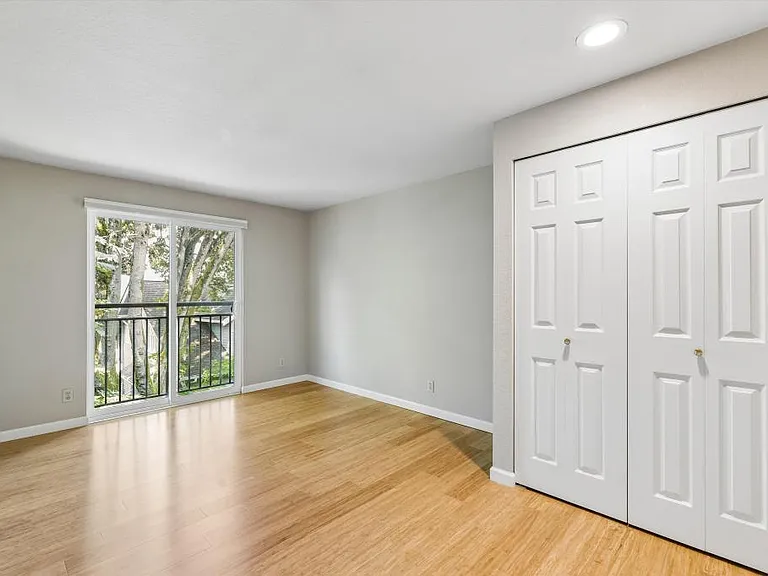 Primary w/ ensuite