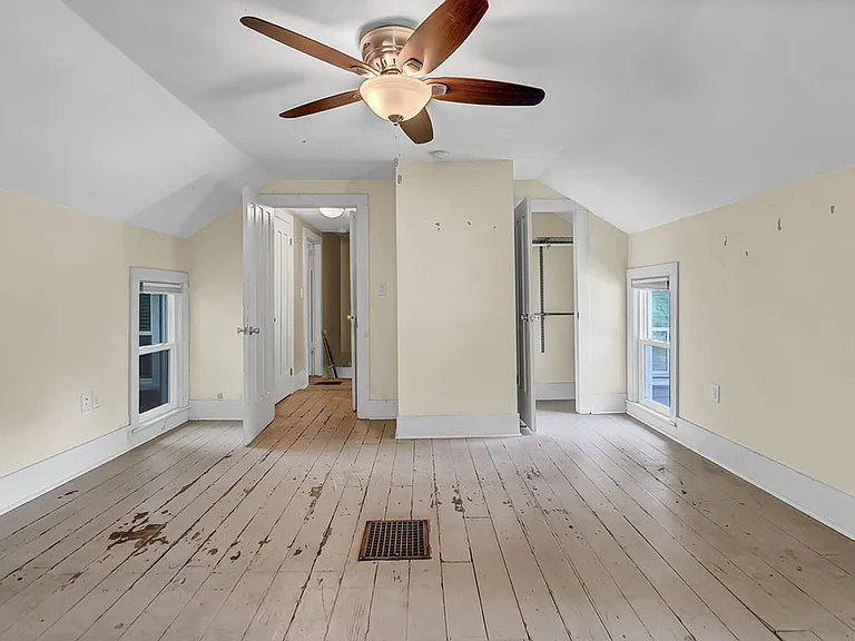 406 W 12th St — Photo 17