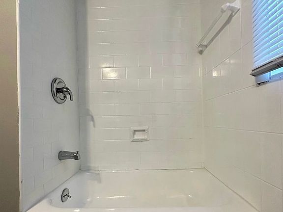 3rd image of 1009 Broadway Ave S APT 1