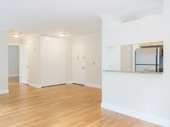 235 W 48th St, New York, NY