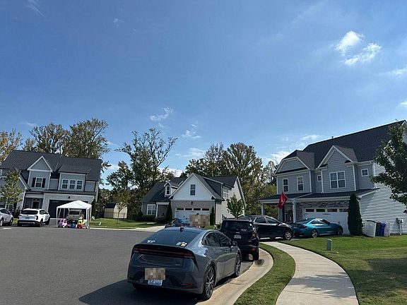 4th image of 662 Southwick Pl