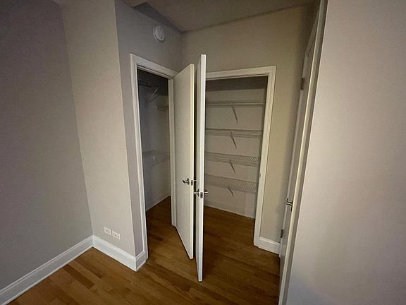 5th image of 424 W Belmont Ave #1204