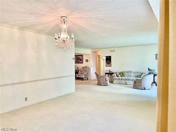 3rd image of 1008 Bunker Dr APT 104