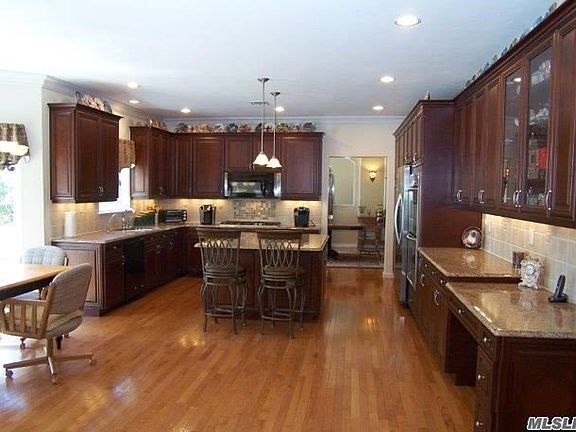 2nd image of 47 Hamlet Dr #20