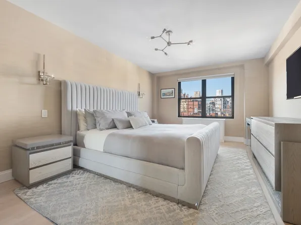 196 East 75th Street image 9 of 12