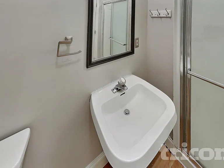 7429 Chesham Ln — Photo 14