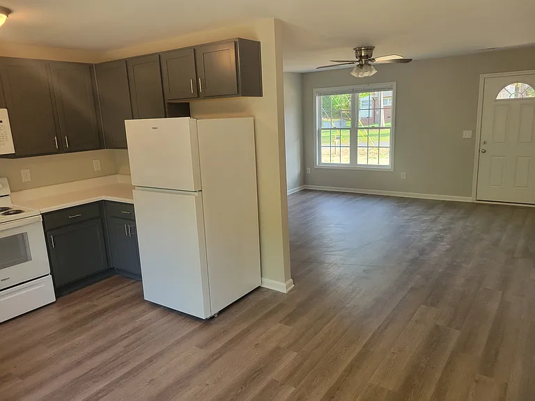 209 Eckerd St — Photo 3
