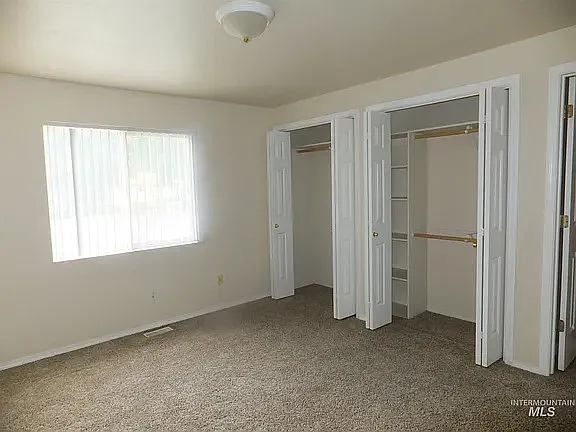 3 bed, 1.5 bath, 1212 sqft, $1,900 — Photo 4