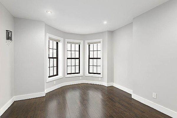 1st image of 479 Lafayette Ave #4