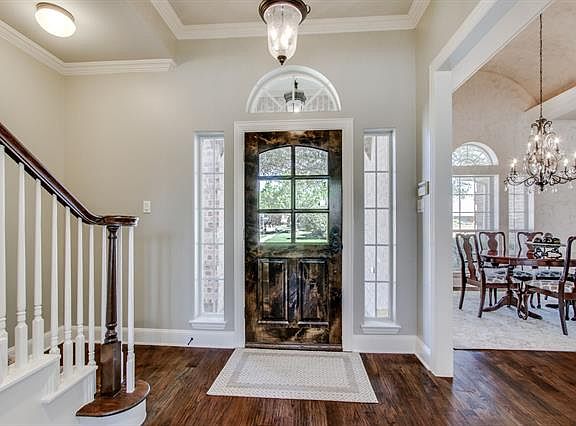 3rd image of 393 Sandhill Dr