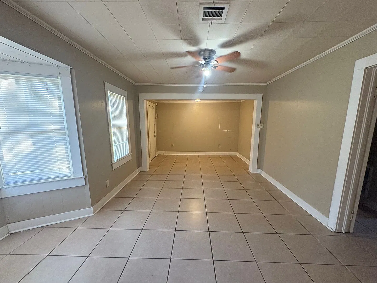 3 Bedroom, 1 Bath Home Available Now — Photo 4
