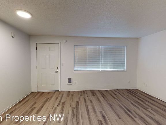 3rd image of 500 NE Eastside St #2