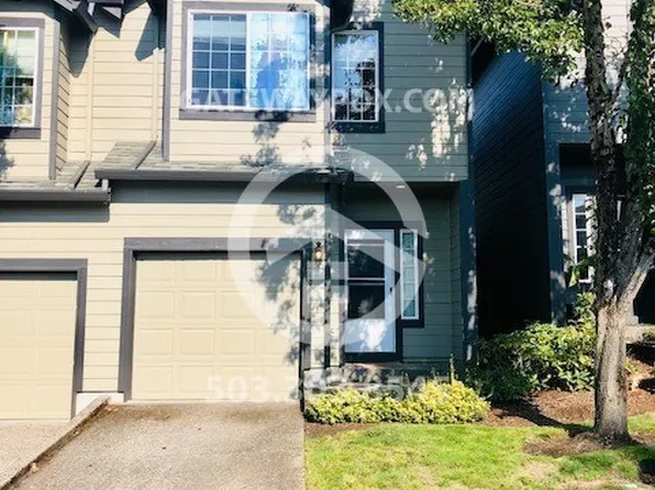 5980 SE Woodland Dr, Gresham, OR 97080