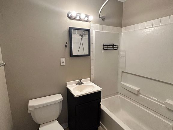 4th image of 512 NW Westvale Cir APT A