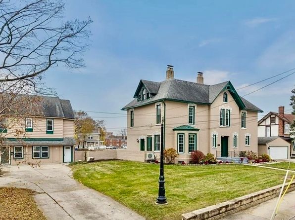 206 Franklin Pl, Rockford, IL 61103