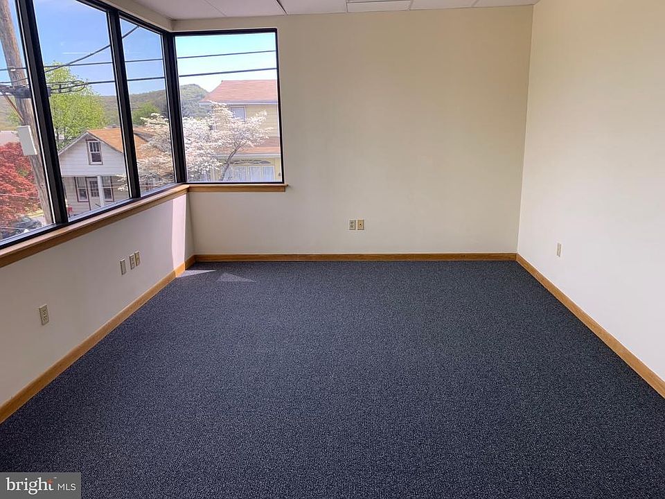 2nd image of 2457 Perkiomen Ave