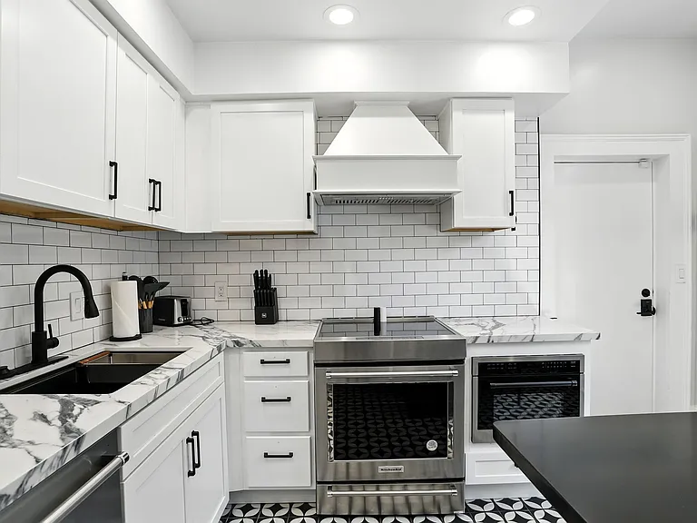 70 E 4th Ave #70 — Photo 8