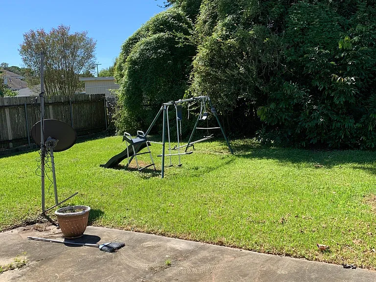 1136 Homestead Ave — Photo 17