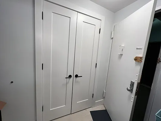 Rented by Five Town Global Realty | media 5