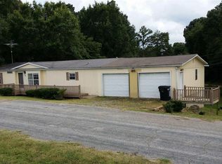 196 Bob White Dr, Hartwell, GA 30643