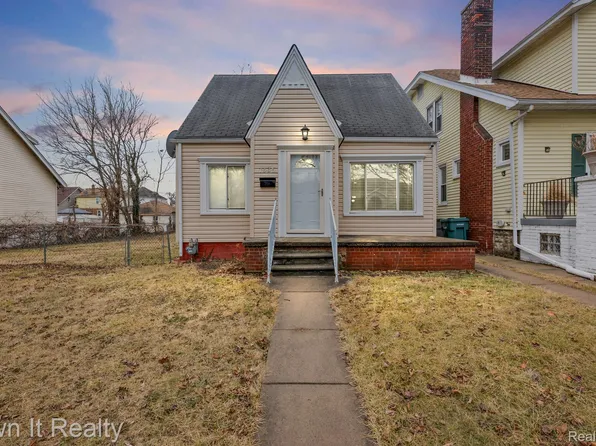 7335 Maple St, Dearborn, MI 48126