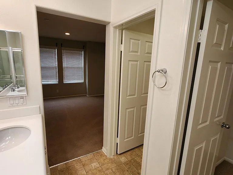 969 S Bluff Rd — Photo 30
