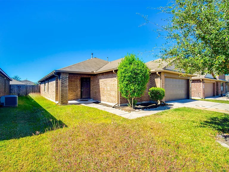 9210 Rustling Manor Ln — Photo 4