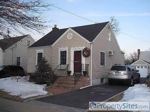 2nd image of 934 N 6th St