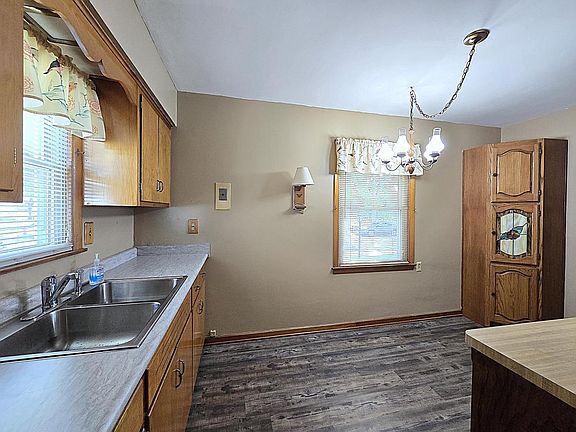 5th image of 7330 W Potomac AVENUE