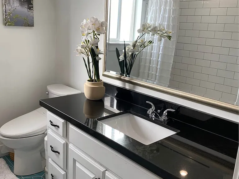 N 1090 W — Photo 9
