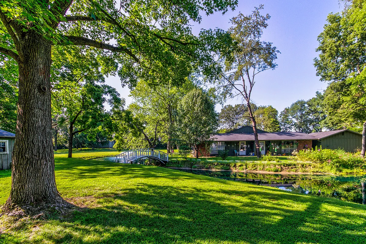 Building Photo - Greenbriar Village