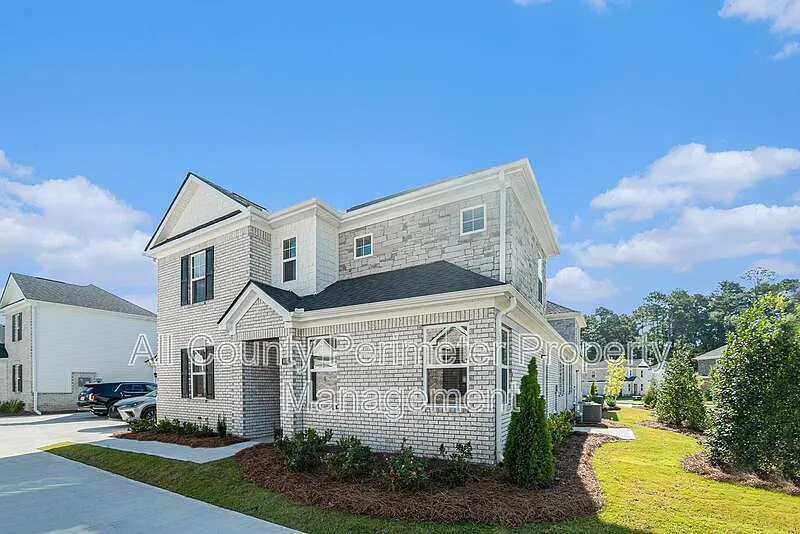 3 bed, 3.0 bath, $2,395 — Photo 4