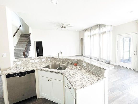 5th image of 2361 Olive Forest Ln